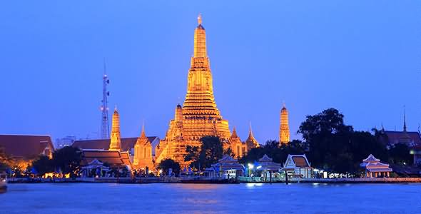 Night Image Of Wat Arun Temple Bangkok