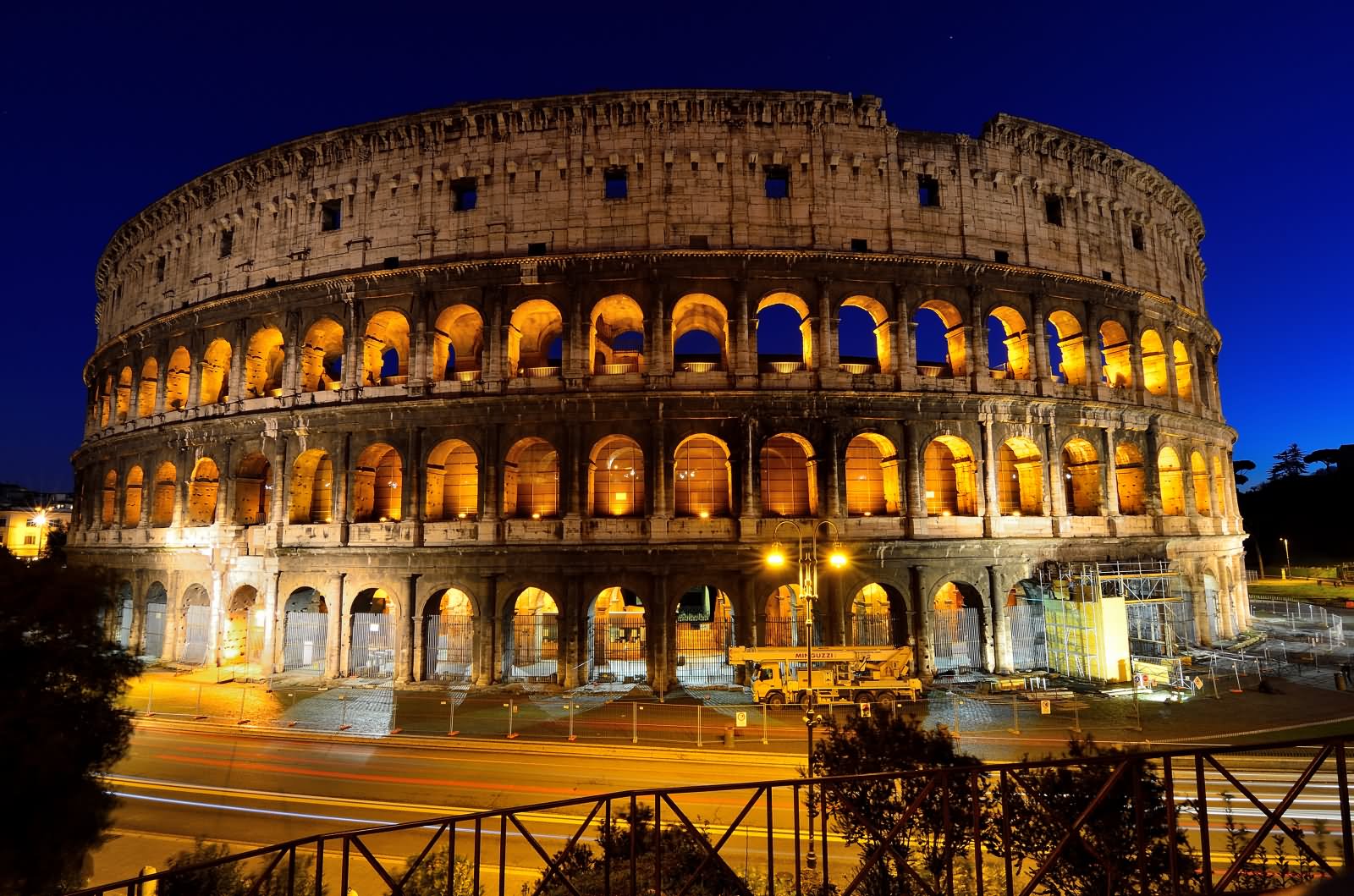 Night View Image Of The Colosseum