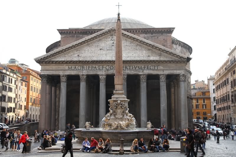 Pantheon And Fontana del Pantheon