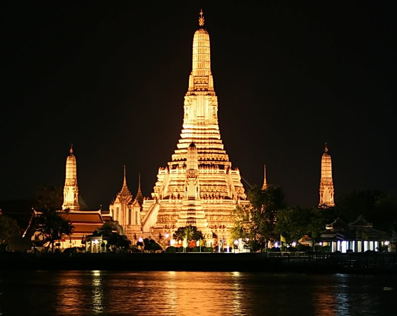 Wat Arun And Chao Pharaya River At Night Picture