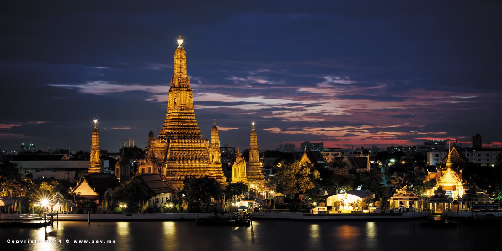Wat Arun Temple In Bangkok Night View