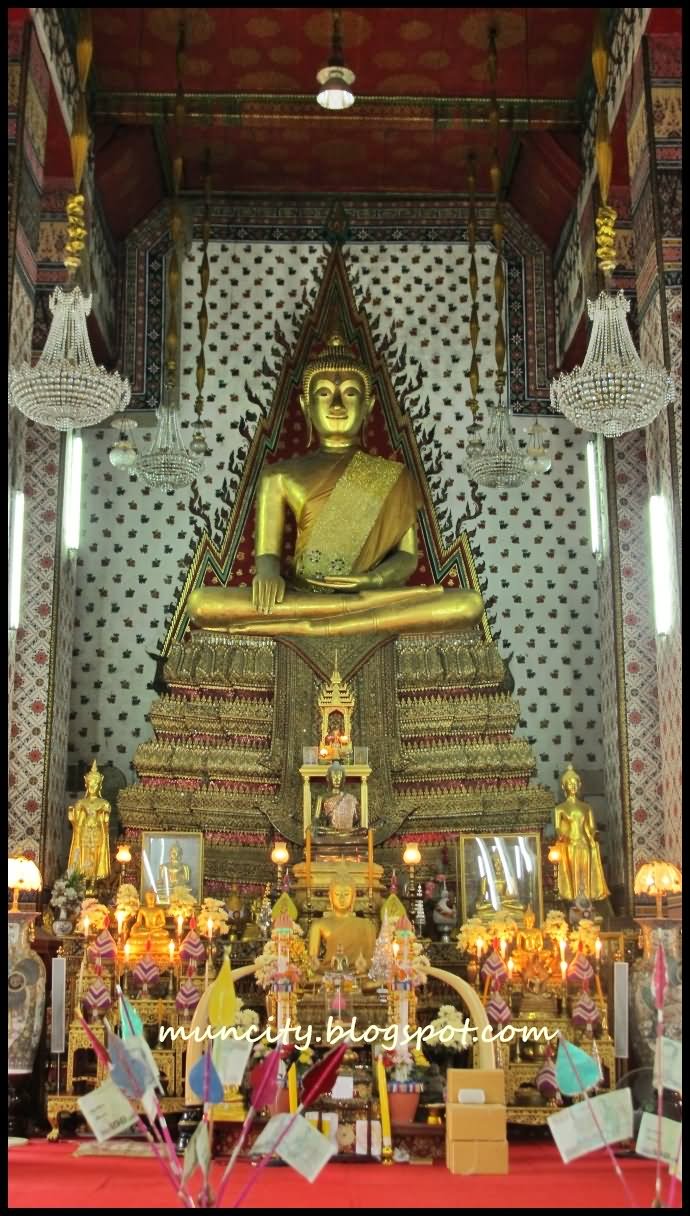 Wat Arun Temple Inside Picture