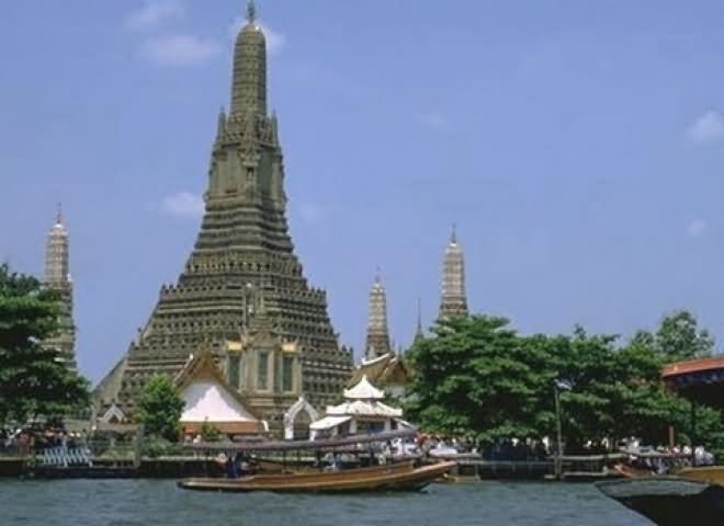 Wat Arun Temple Near Chao Phraya River