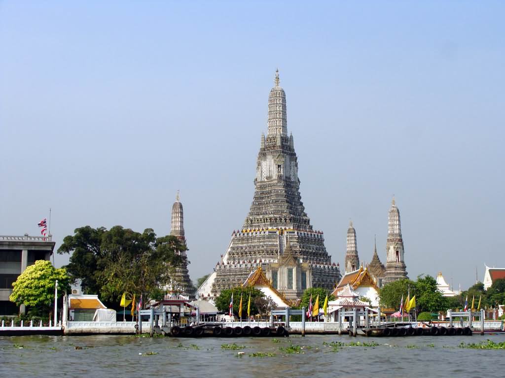 Wat Arun Temple Of Dawn In Bangkok