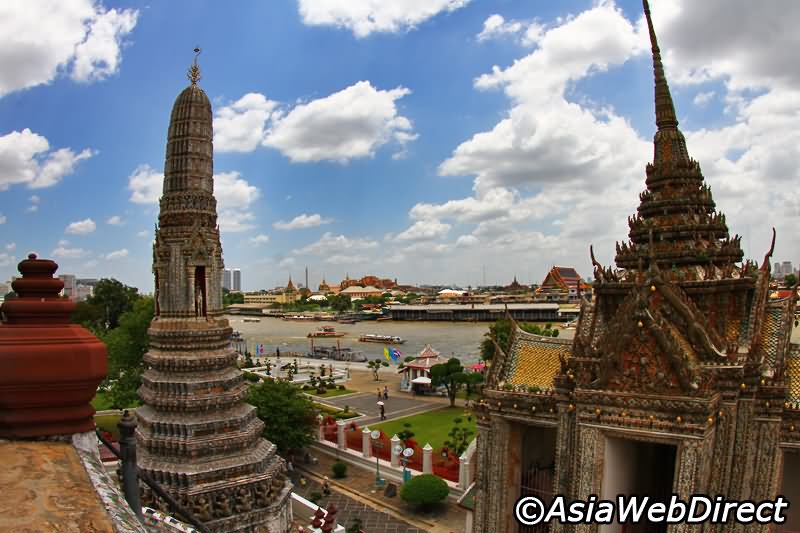 Wat Arun Temple Picture
