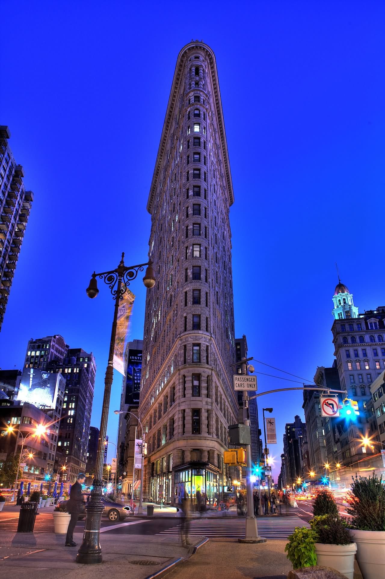 35 Incredible Night View Pictures Of Flatiron Building, New York Pictures