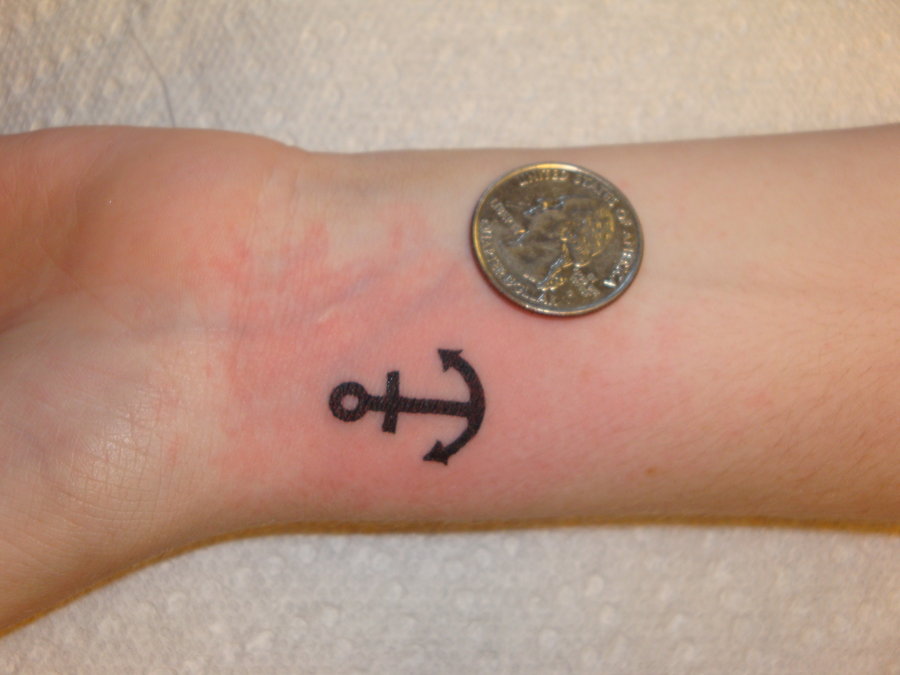 33 Cool Small Wrist Tattoos For Guys – Wrist Designs