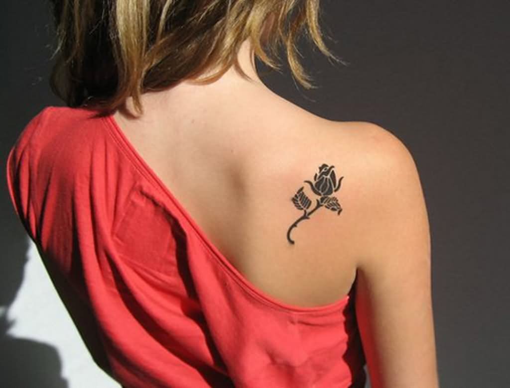 Black Feminine Rose Tattoo On Girl Right Back Shoulder