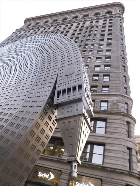 Front View Of Flatiron Building
