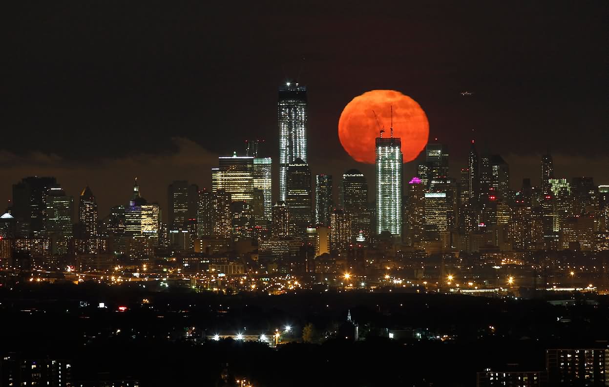 Full Moon With One World Trade Center Amazing Night View
