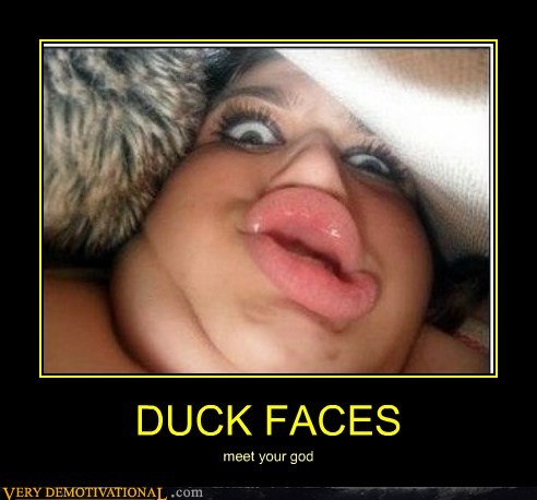mona lisa selfie duck face