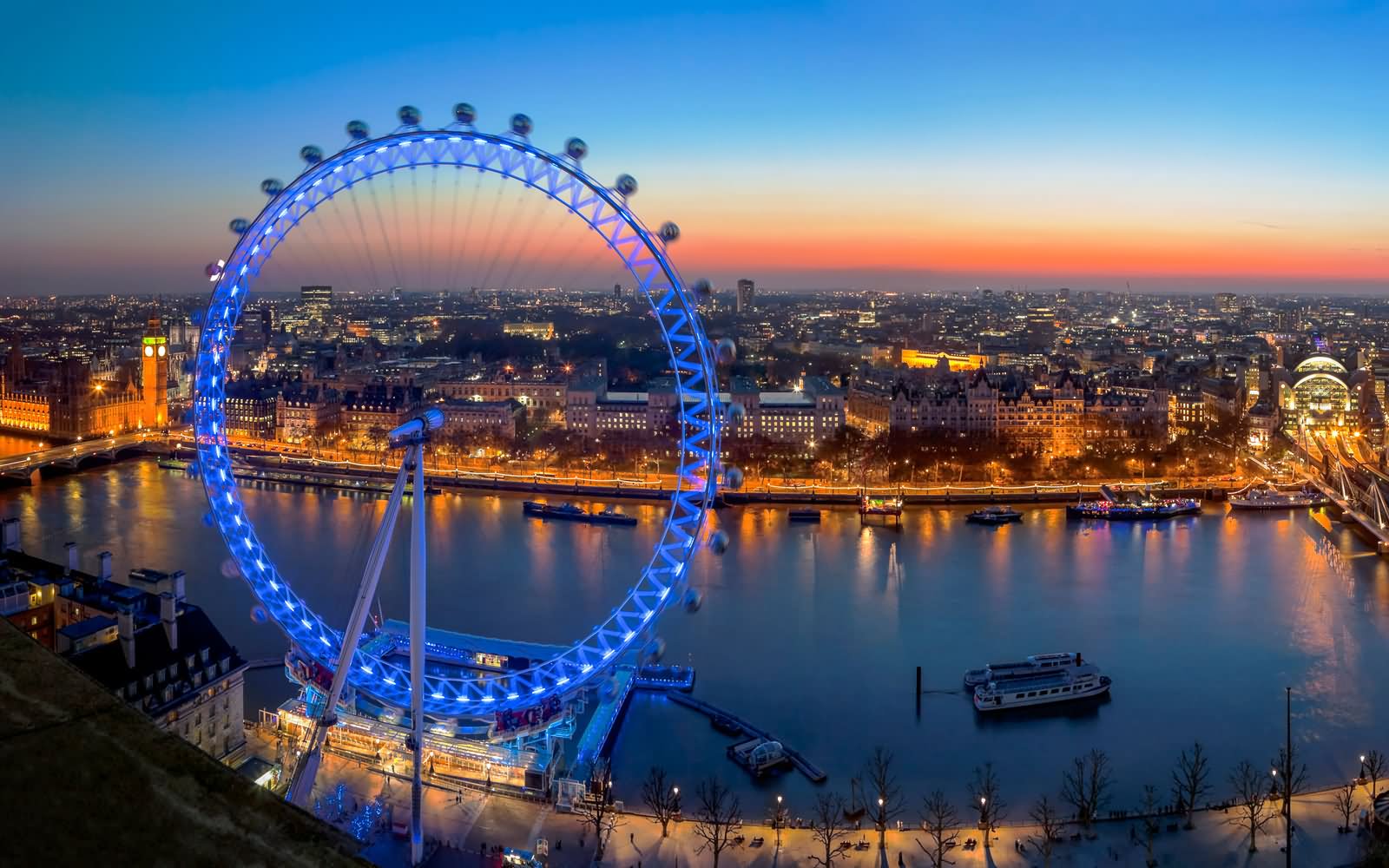 London Eye Ferris Wheel Sunset View