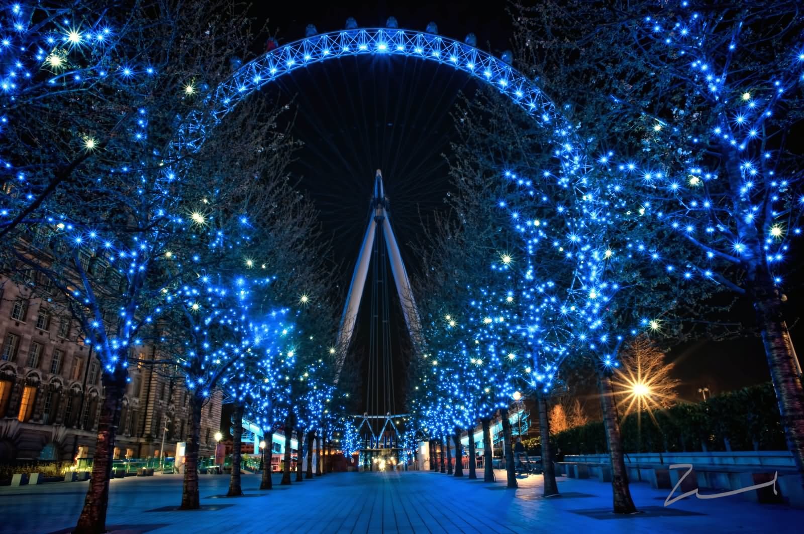 London Eye With Beautiful Lights