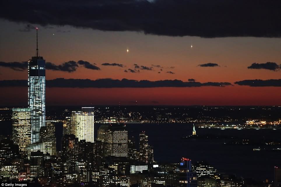 Night Image Of One World Trade Center