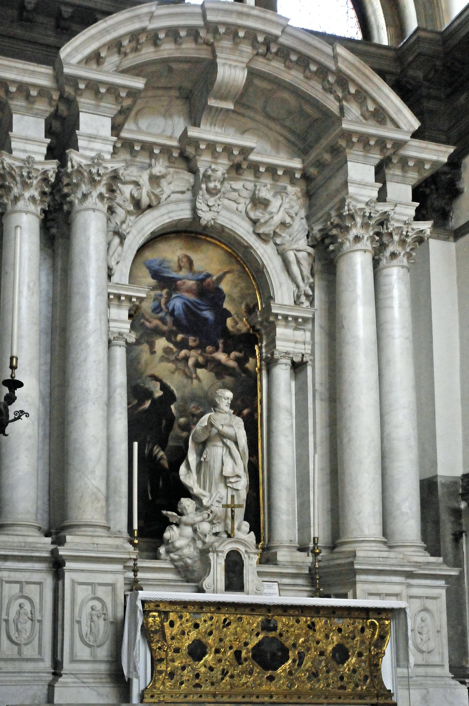 Altar Inside The Santa Maria della Salute