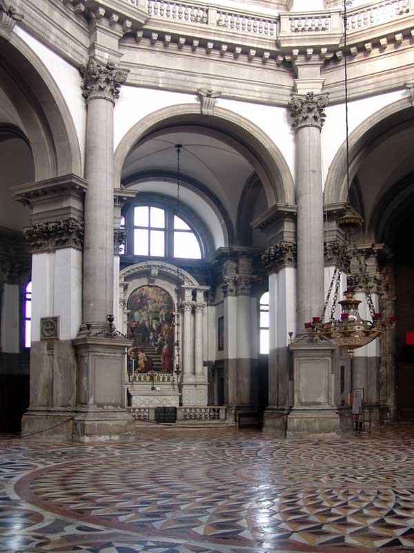Amazing Interior View Of The Santa Maria della Salute