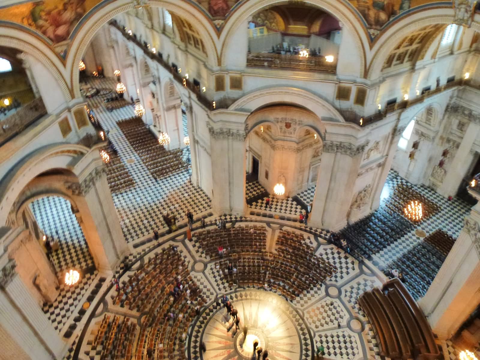 Amazing Interior View Of The St Paul's Cathedral