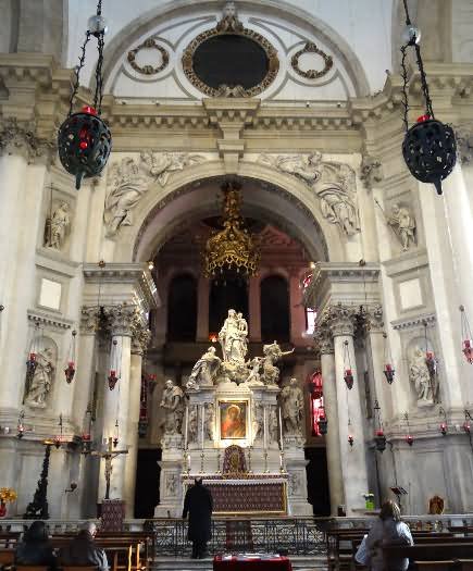 Basilica di Santa Maria della Salute Inside View