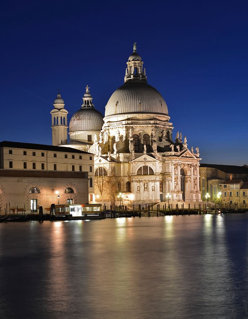 38 Most Incredible Night View Images Of Santa Maria della Salute, Venice