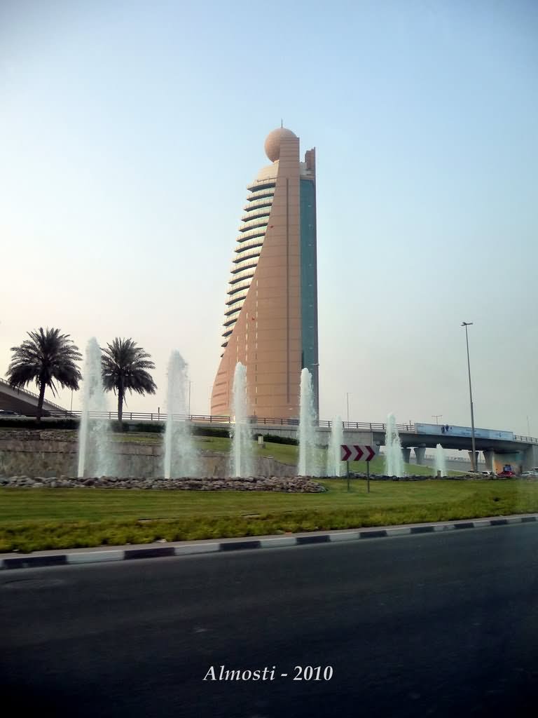 Beautiful Picture Of Etisalat Tower 2 Building In Dubai
