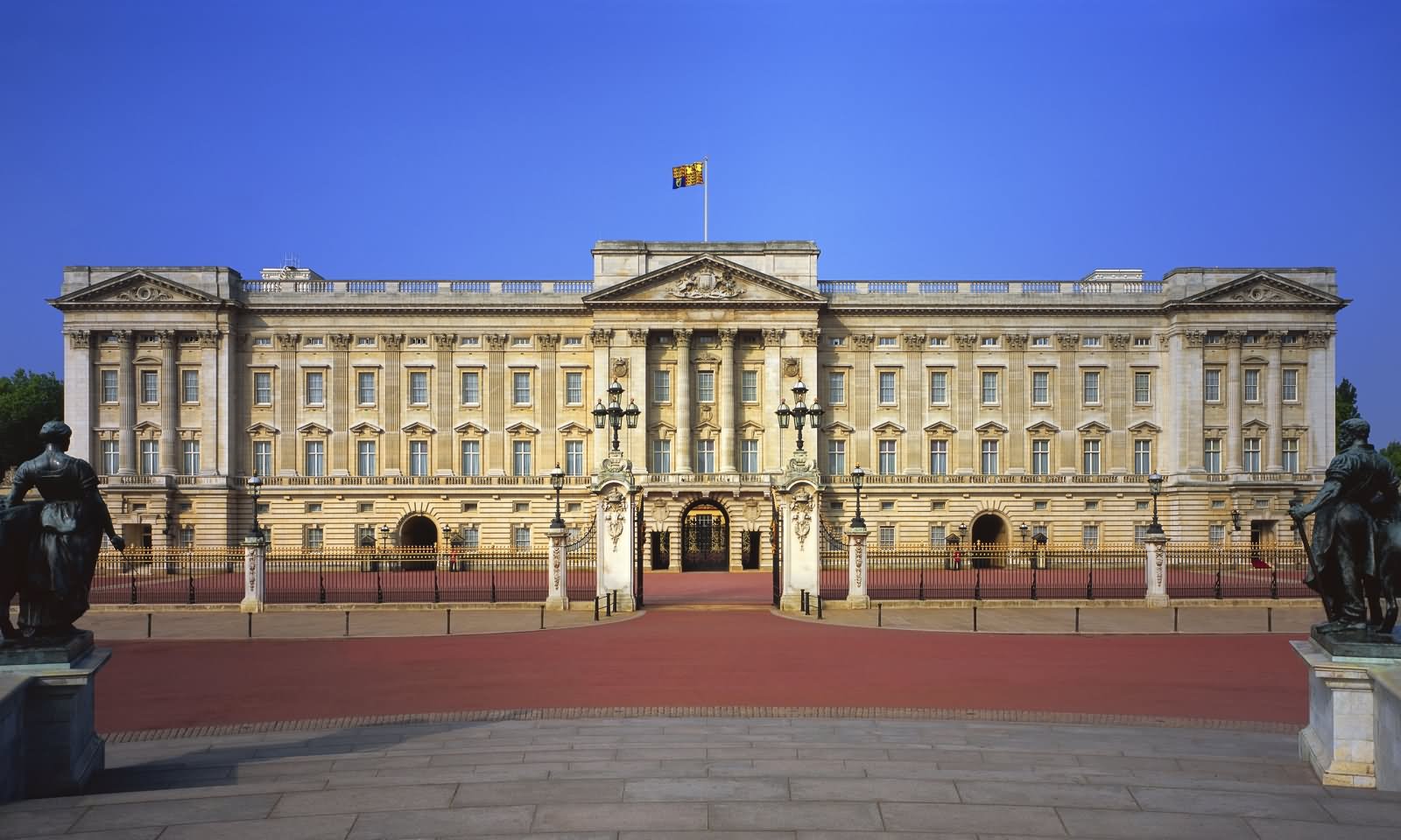 Buckingham Palace Front View