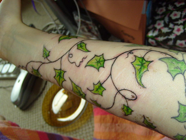 Cool Ivy Vine Tattoo On Right Forearm