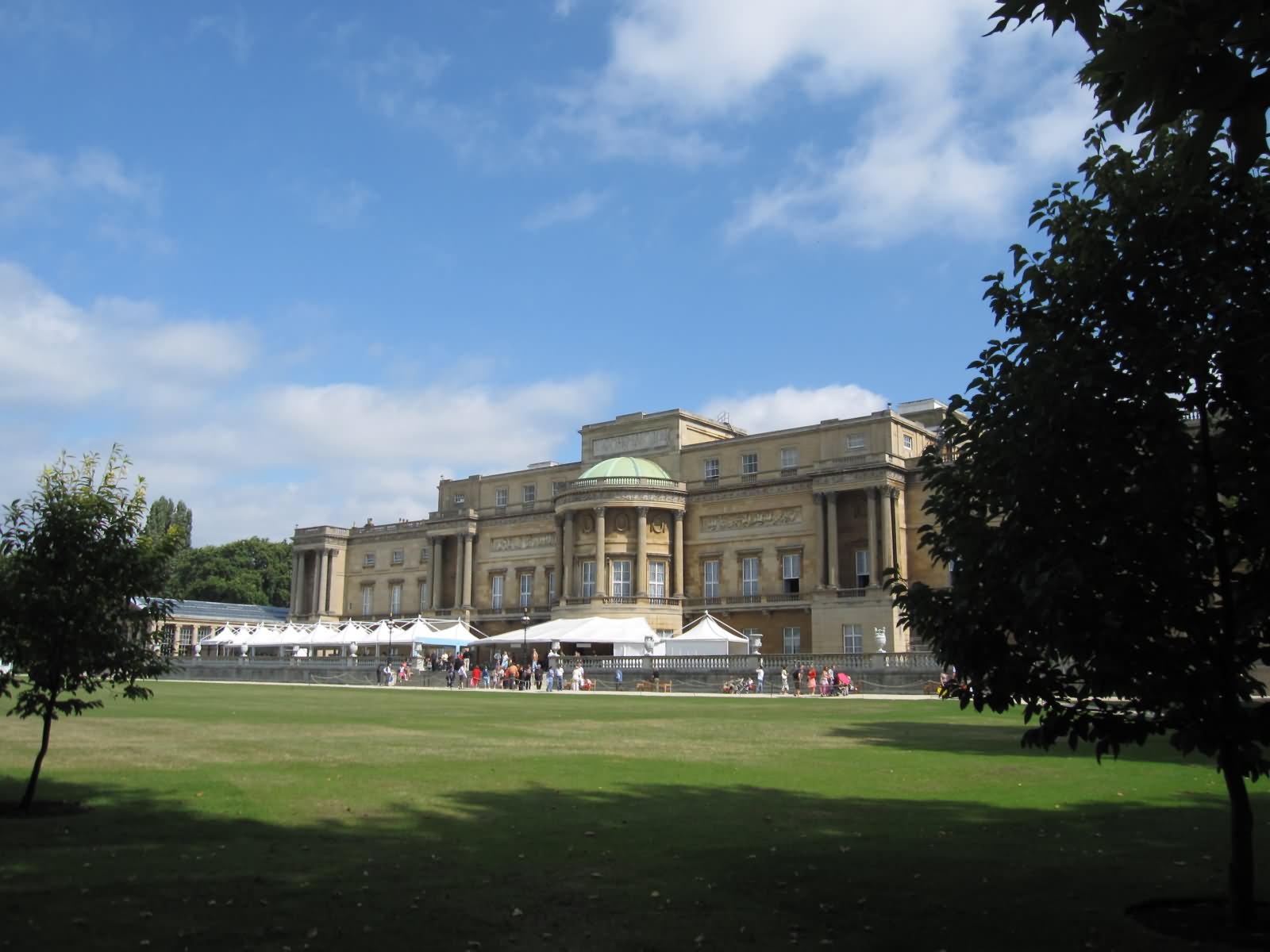 Garden At Buckingham Palace