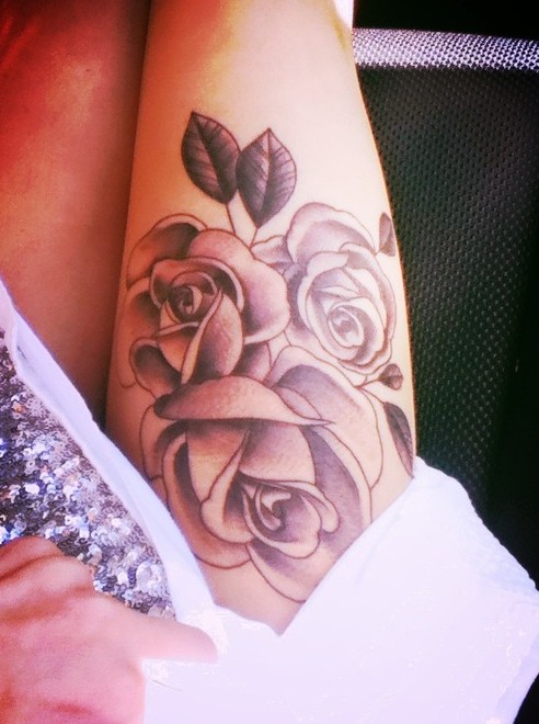 Grey Ink Flowers Tattoo On Right Upper Leg