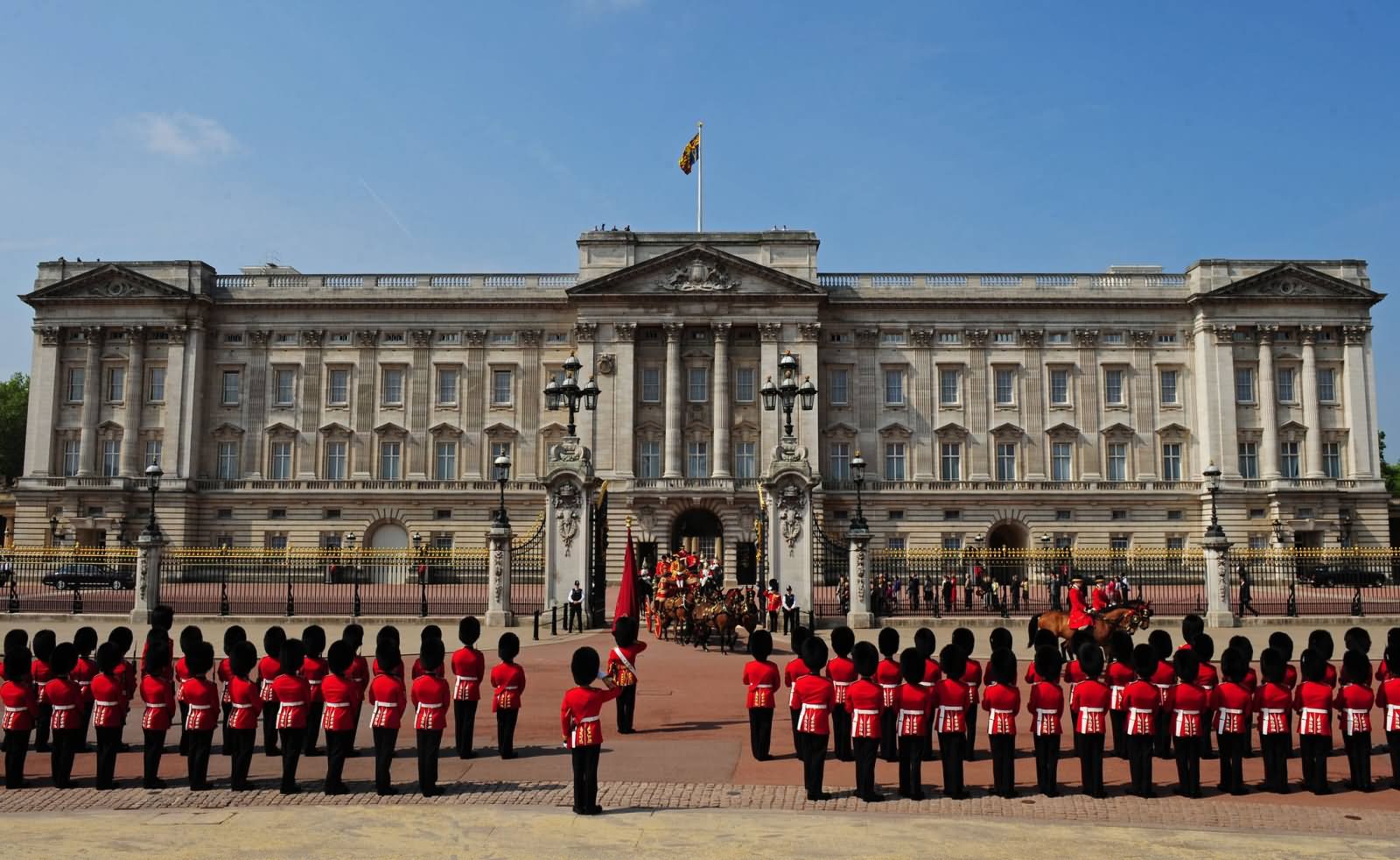 Guards In Front Of Buckingham Palace
