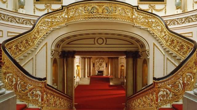 Inside Picture Of The Buckingham Palace