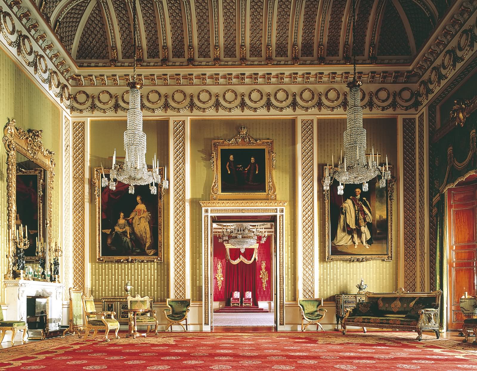 Interior Picture Of The Buckingham Palace