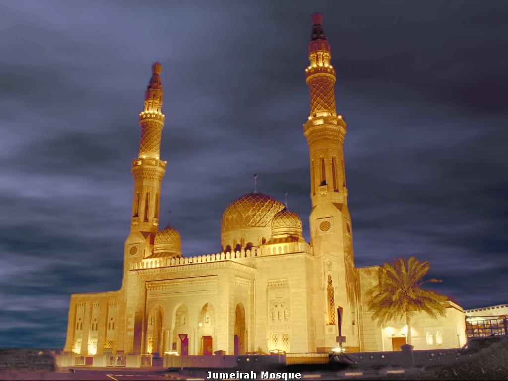 Jumeirah Mosque Looks Adorable With Night Lights