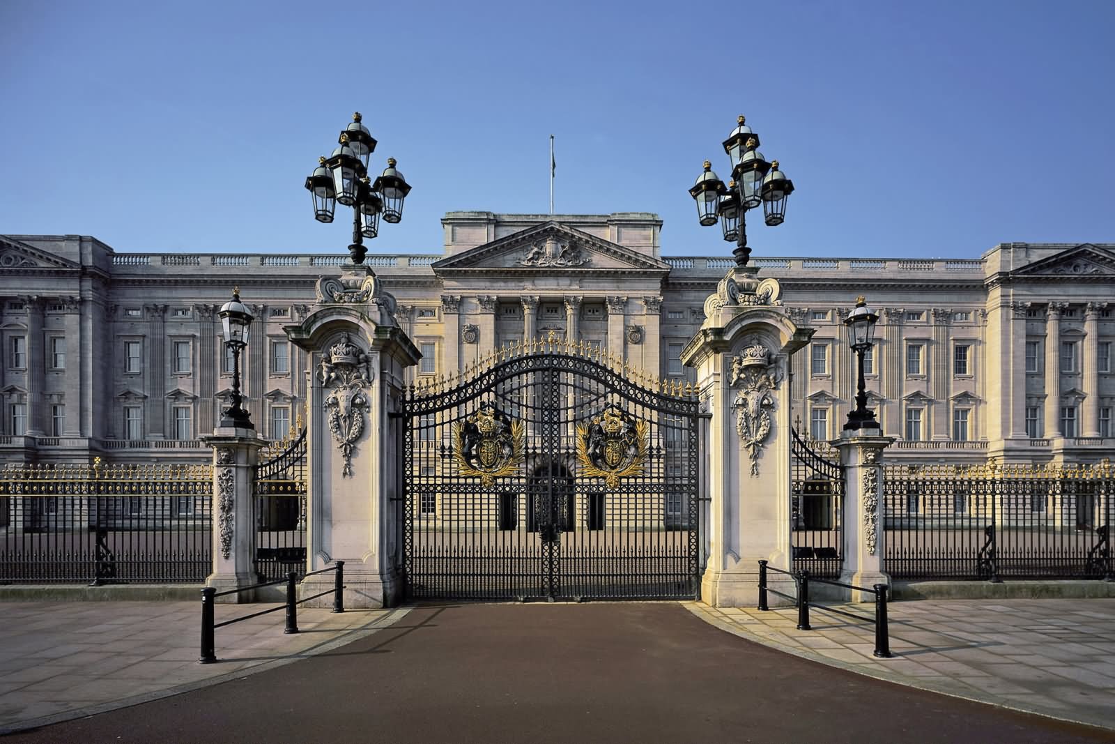 Main Entrance Gate Of The Buckingham Palace