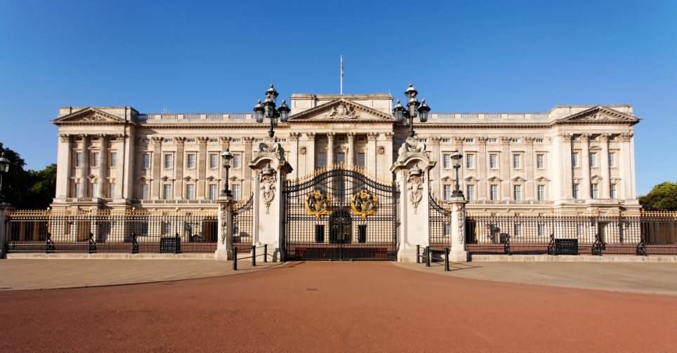 Main Gate Of The Buckingham Palace