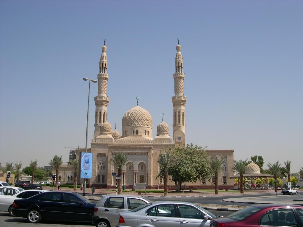 Outside View Of The Jumeirah Mosque, Dubai
