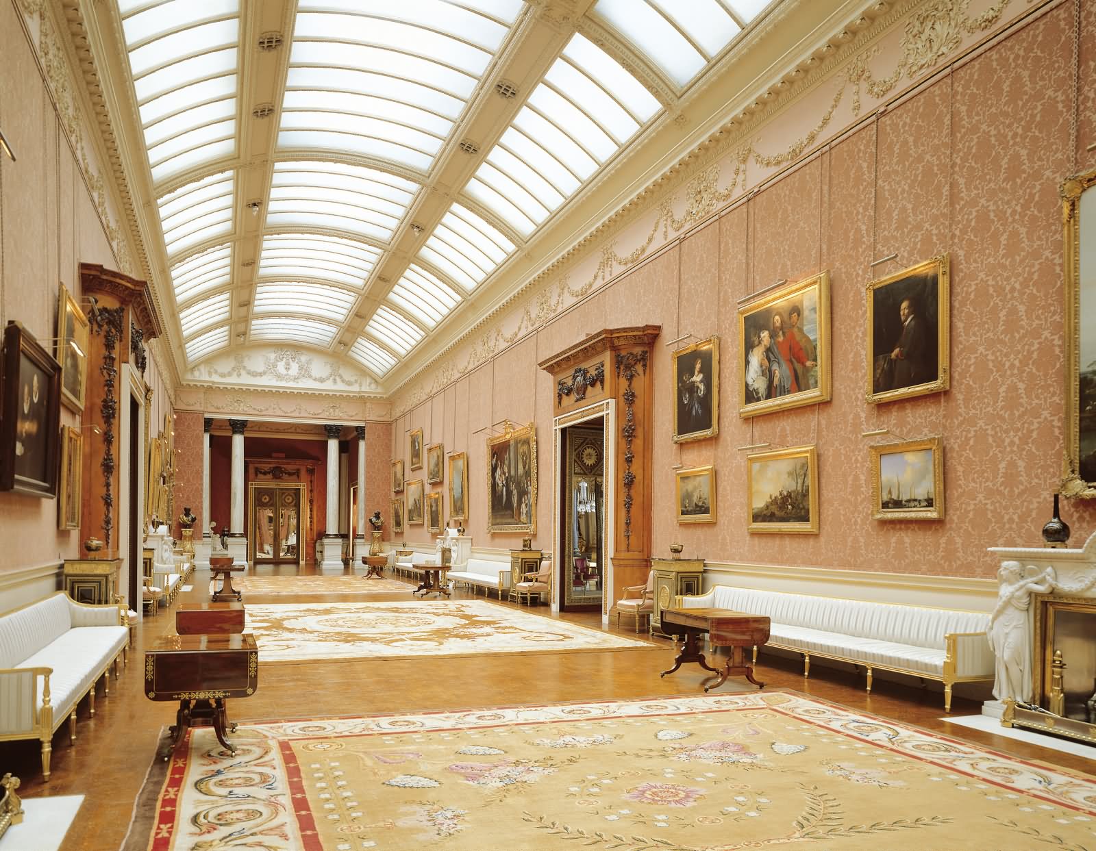 Picture Gallery Inside The Buckingham Palace
