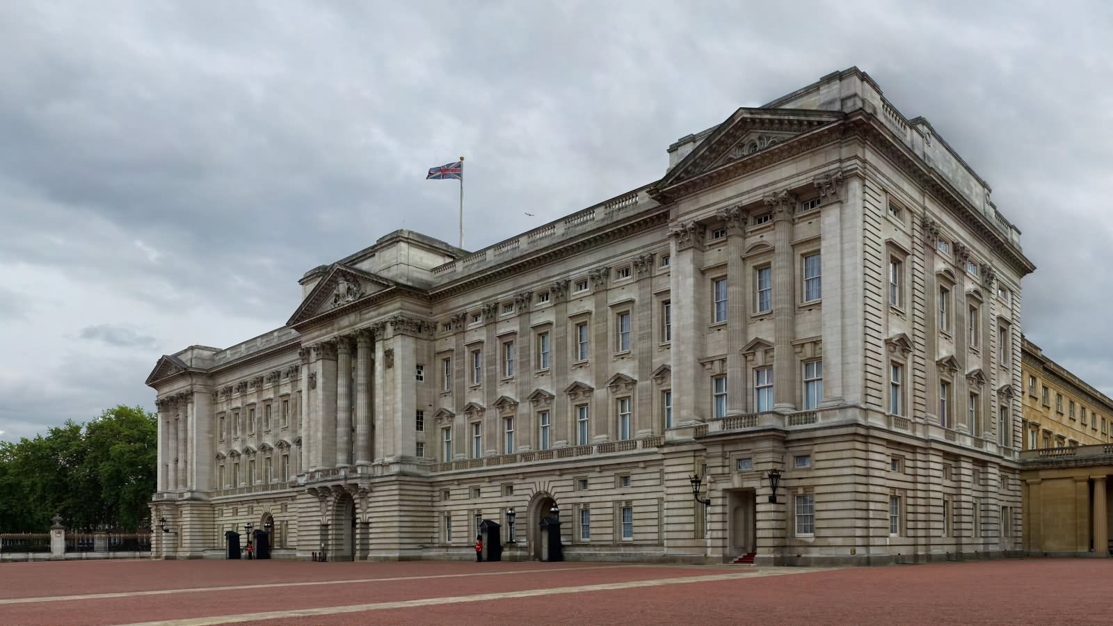 The East Front Of The Buckingham Palace
