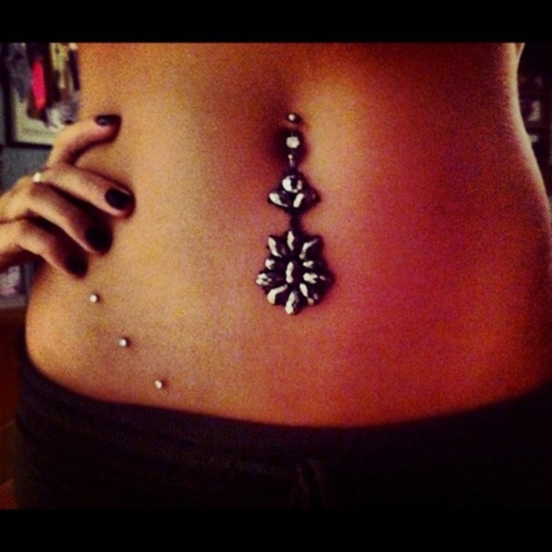 26+ Beautiful Belly Piercing Pictures
