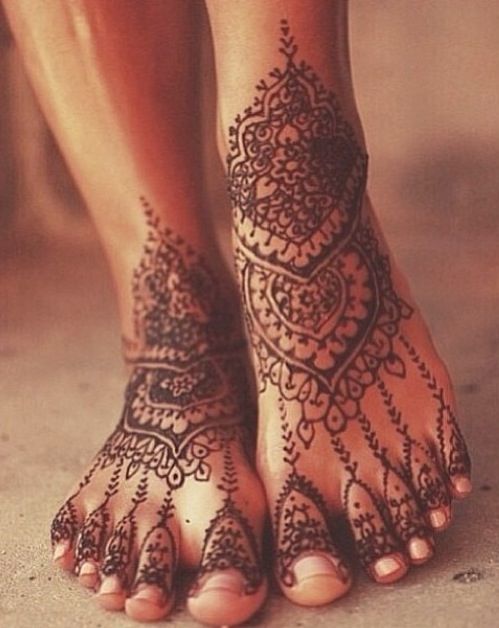Amazing Henna Tattoo On Feet