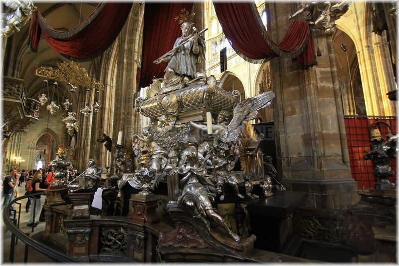 Beautiful Sculptures Inside The St. Vitus Cathedral