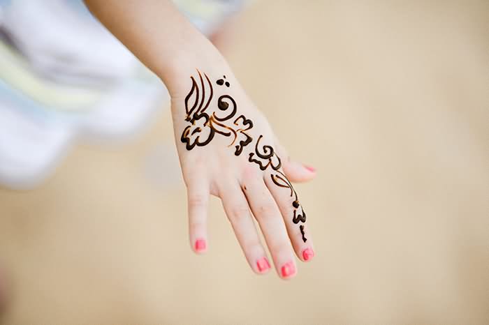 Classic Henna Tattoo On Right Hand