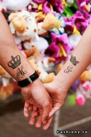 King And Queen Crown Tattoo On Couple Wrist