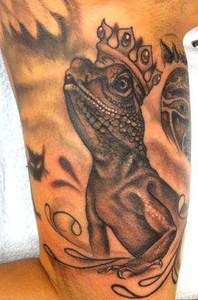 Lizard With King Crown Tattoo Design For Half Sleeve