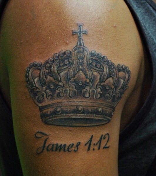Memorial King Crown Tattoo On Right Shoulder
