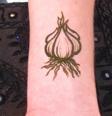 Simple Henna Garlic Tattoo Design For Wrist