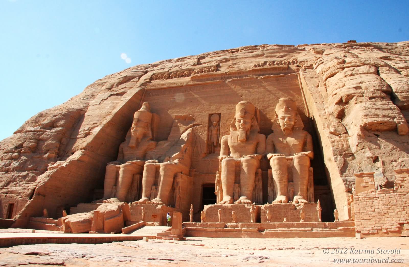The Front Picture Of Abu Simbel