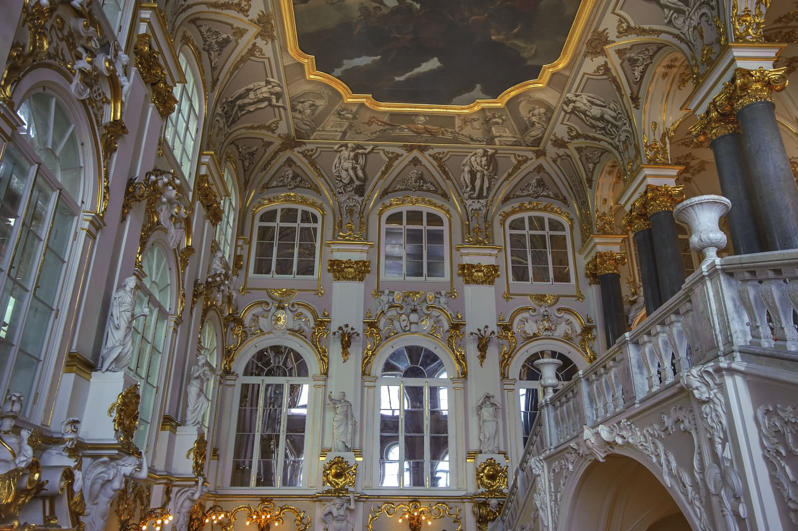 Adorable Inside View Of The Hermitage Museum