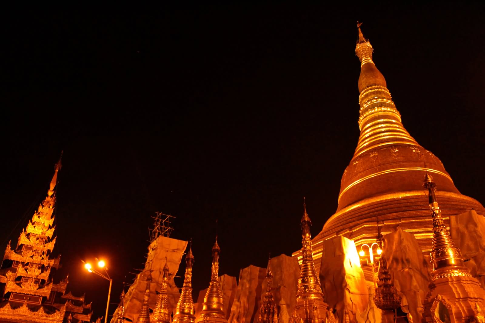Amazing Night View Of The Shwedagon Pagoda