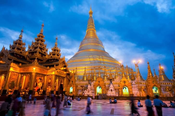 Beautiful Shwedagon Pagoda At Night Pictuere