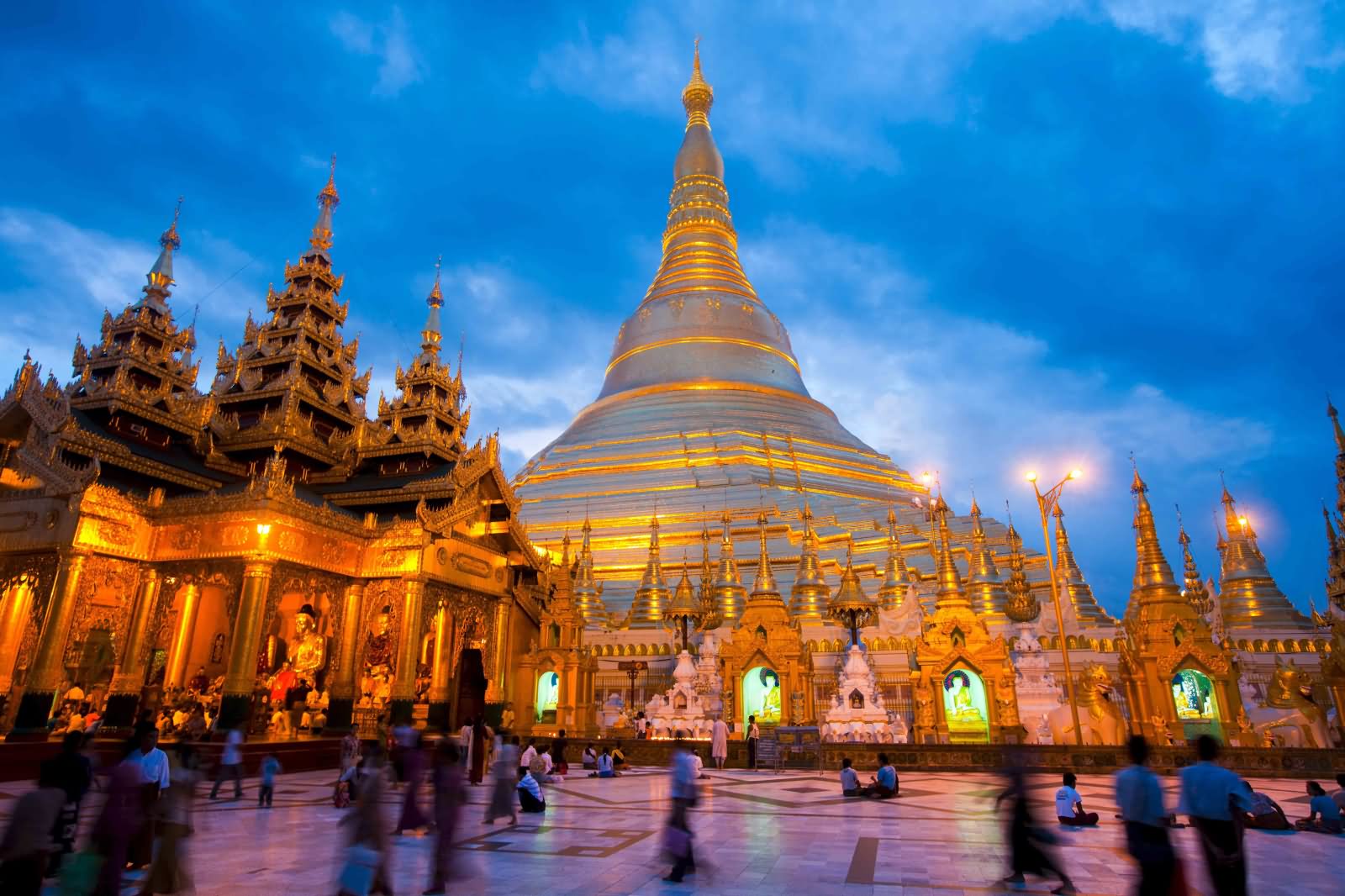 Beautiful Shwedagon Pagoda At Night